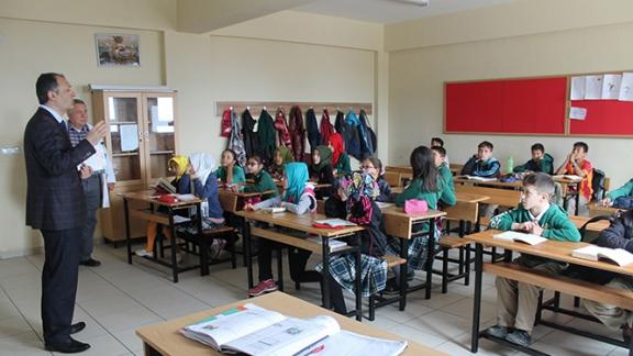 İlçemiz Öğrencileri Kitap Okuyor