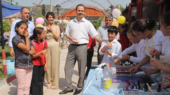 Cumhuriyet Ortaokulu Yıl Sonu Görsel Sanatlar Sergisi