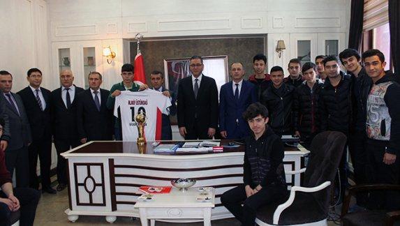 Kuvayi Milliye Anadolu Lisesi Voleybol Takımı Kaymakamımızı Ziyaret Etti