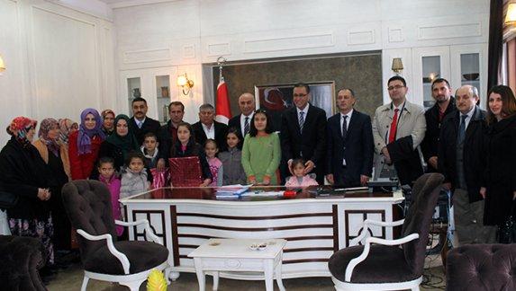 Dereceye Giren Öğrencilerimiz Kaymakamımızı Ziyaret Etti.