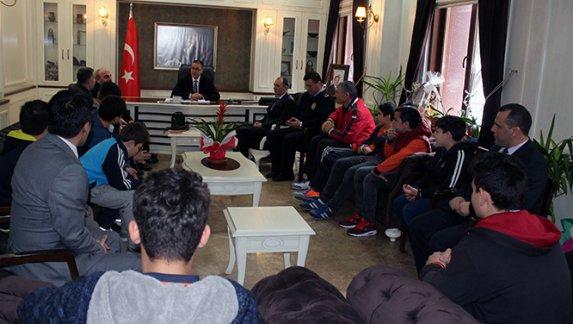 Şampiyonlar Kaymakamımızı Ziyaret Etti