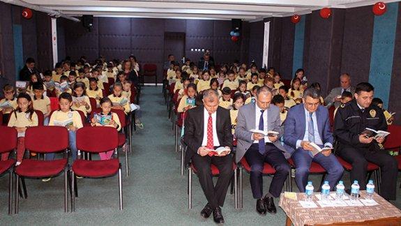 Balıkesir İl Emniyet Müdürü Cengiz ZEYBEK, 75. Yıl Eti Holding İlkokulu öğrencileriyle söyleşi düzenledi.