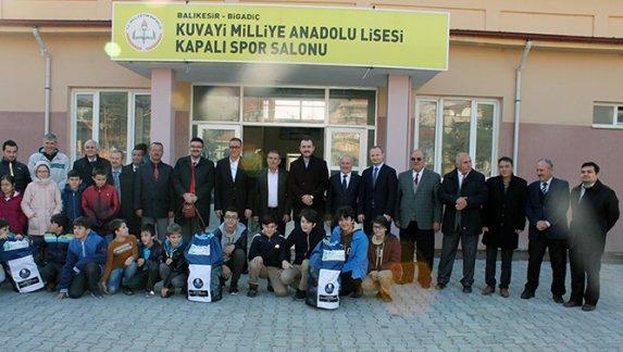 Balıkesir Büyükşehir Belediyesince Okullarımıza Spor Malzemesi Dağıtımı Yapıldı