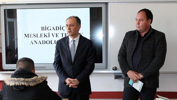 İlçe Milli Eğitim Müdürü Sayın Erdal EFE Bigadiç Mesleki ve Teknik Anadolu Lisesini Ziyaret Etti