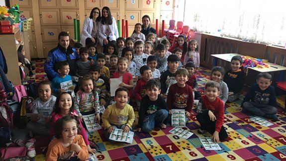 İlçe Emniyet Müdürlüğümüzdeki Emniyet Görevlilerinden Cumhuriyet İlkokulu Anasınıfına Ziyaret