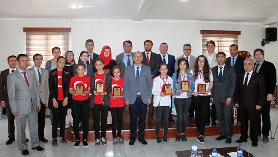"Ortaokul Arası Münazara Yarışması" Finali Yapıldı