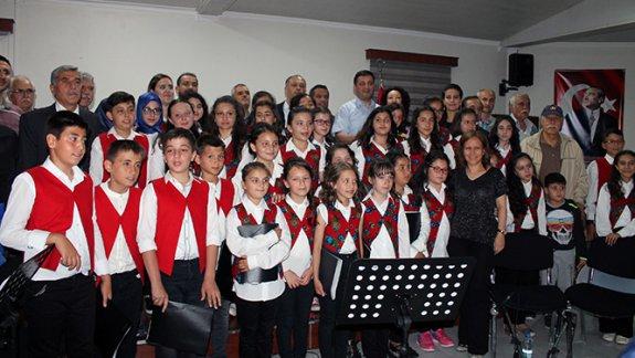 Cumhuriyet Ortaokulu Türkü Dinletisi