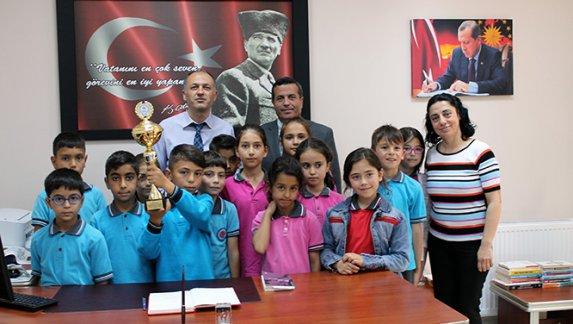 Cumhuriyet İlkokulu İl 2´ncisi