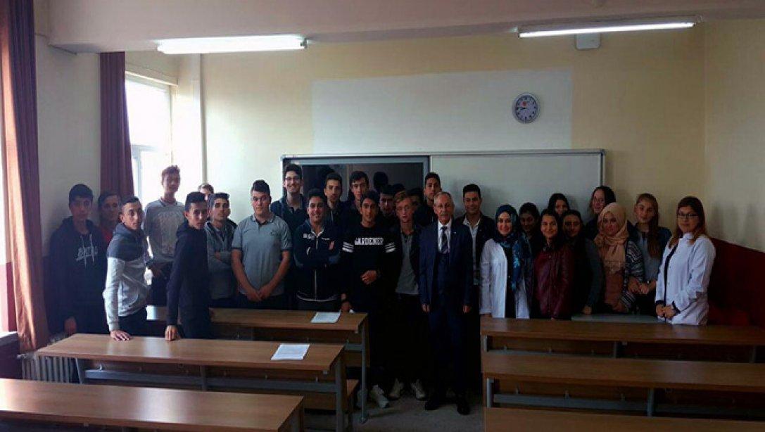 5-11 Kasım 2018 Bigadiç Kitap Festivali Öğrenci Yazar buluşması kapsamında yazarlarımızdan Osman Ünal Kuvayi Milliye Anadolu Lisesi ile Mesleki ve Teknik Anadolu Lisesini ziyaret etti.