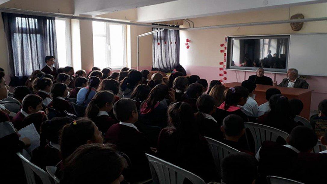 5-11 Kasım 2018 Bigadiç Kitap Festivali Öğrenci Yazar Buluşması kapsamında yazarlarımızdan Metin Savaş ve Hasan Erdem Akyar Ortaokulu ile Çağış Ortaokulunu ziyaret ettiler.
