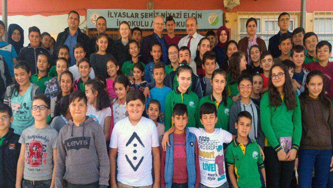 5-11 Kasım 2018 Bigadiç Kitap Festivali Öğrenci Yazar buluşması kapsamında yazarlarımızdan Mustafa GÜR Yağcılar Yatılı Bölge Ortaokulu ve İlyaslar Ortaokulunu ziyaret etti.