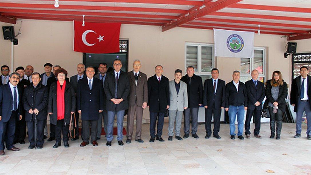 İlçemizde 24 Kasım Öğretmenler Günü Programı düzenlendi.