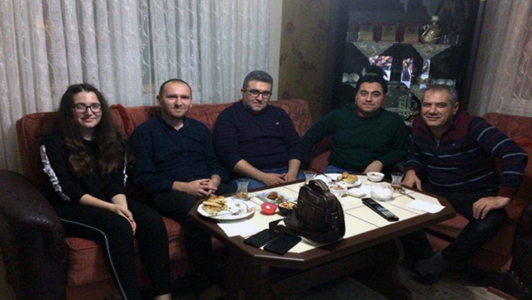 HER AKŞAM BİR VELİYE ZİYARETİ