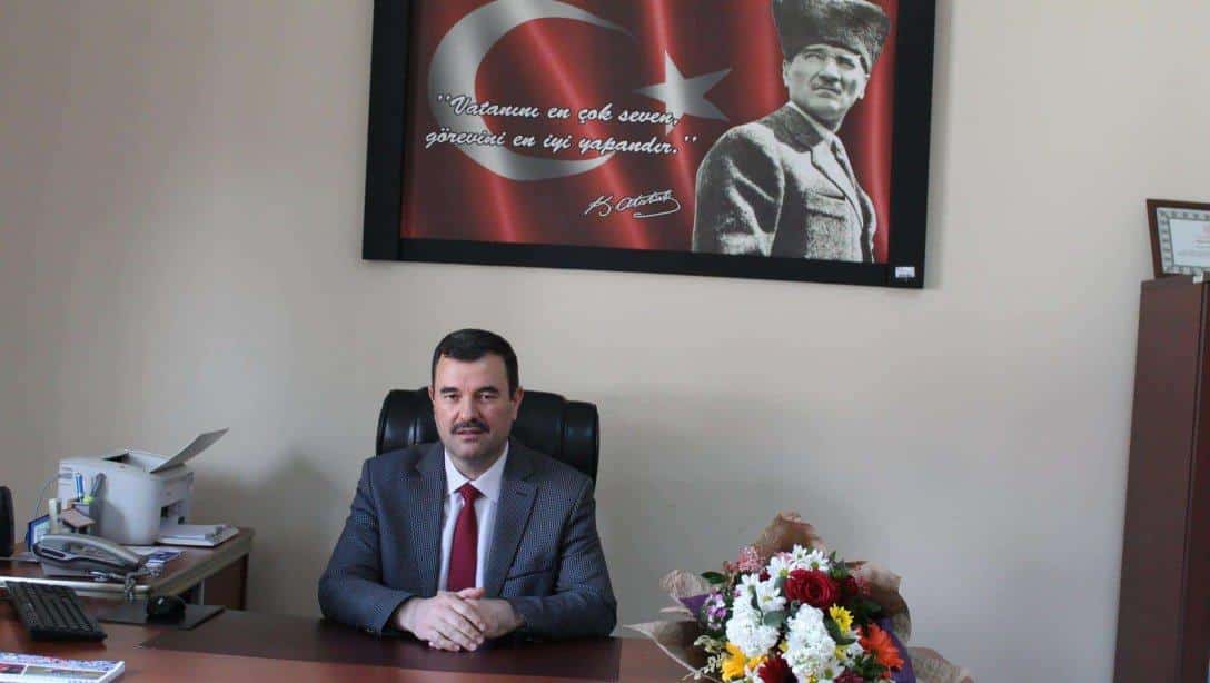  İlçe Milli Eğitim Müdürümüz Ahmet BEKDÜZ , Milli Eğitim camiasının, tüm öğretmen, öğrenci ve velilerimizin Kurban Bayramını kutladı.      