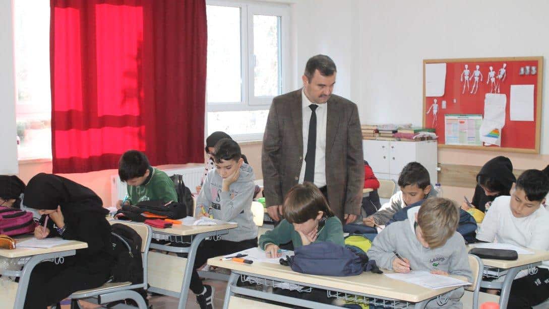 İlçe Milli Eğitim Müdürümüz Ahmet BEKDÜZ'den Türkiye Geneli Yapılan Ortak Sınavlara Ziyaret
