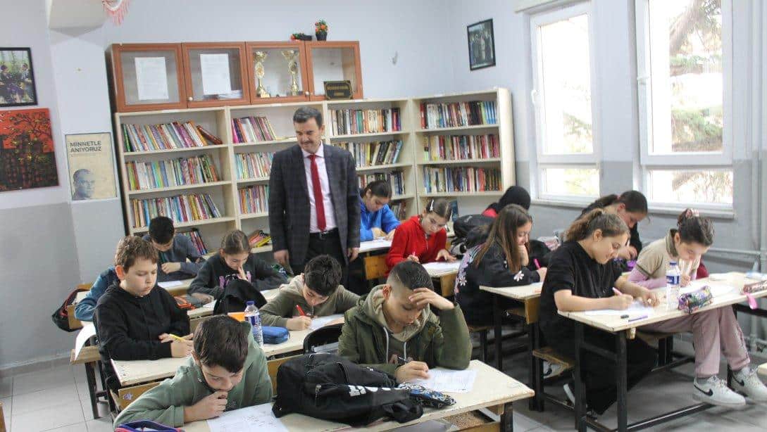 İlçemizde Türkiye Geneli Ortak Sınavlar Devam Ediyor