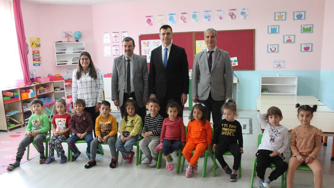 İlçe Kaymakamımız Sayın Mehmet Halis Aydın'dan Okul Ziyareti
